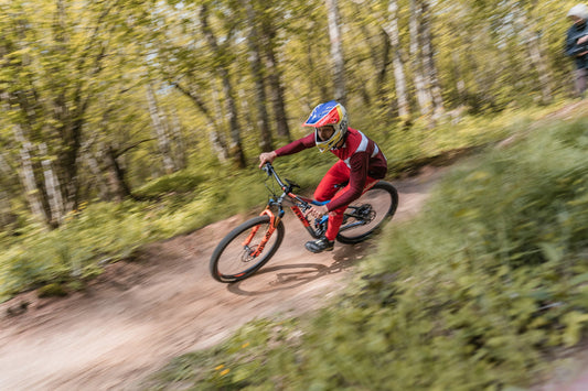 How to Choose the Best Phone Mount for Your Car, Motorcycle, or Bike - A2C